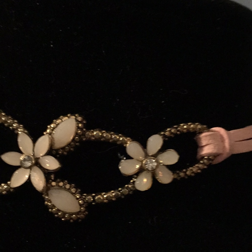 Flower Chocker Necklace - Picture 5 of 5